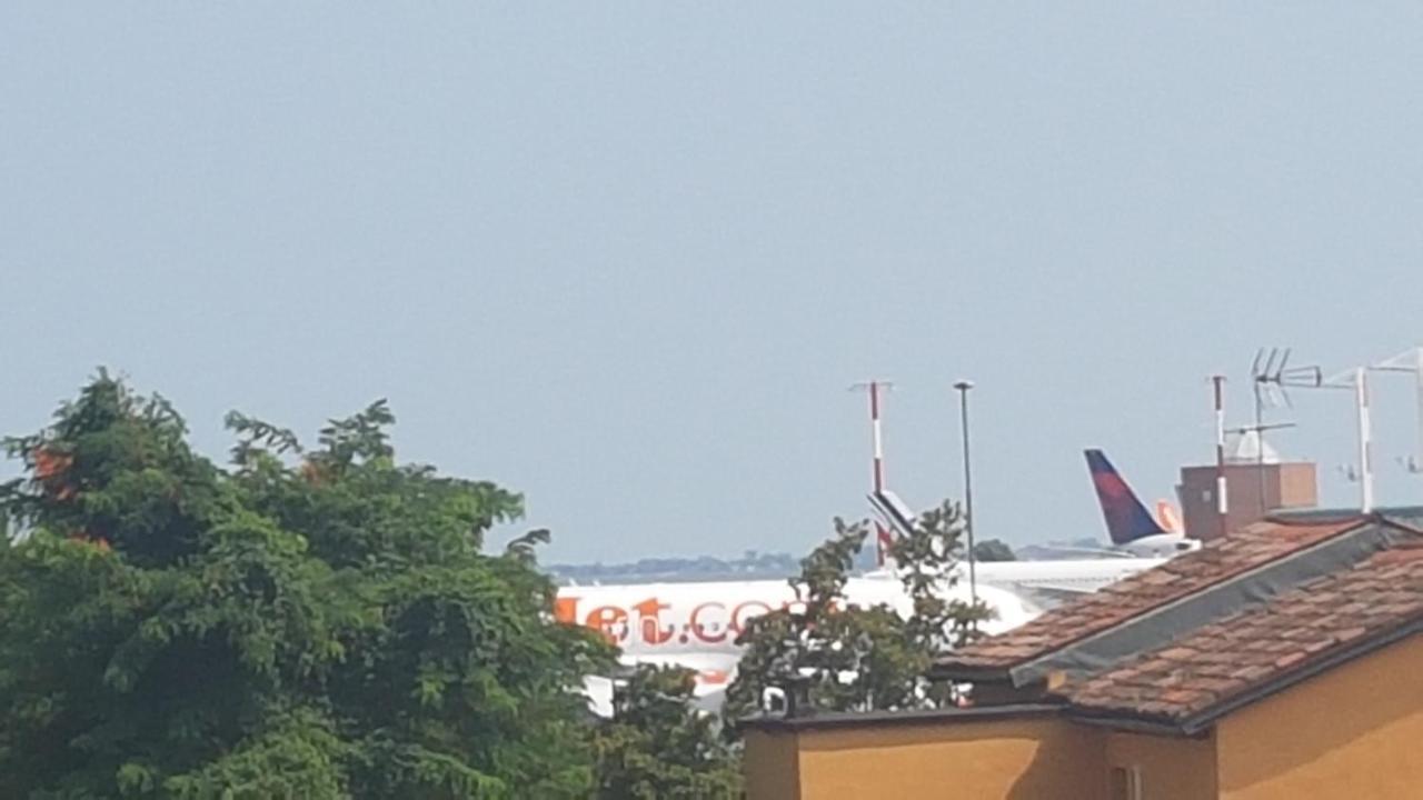 טסרה B&B "Gabriel&Melissa" Airport View - Nuova - Ristrutturato Gennaio 2022 מראה חיצוני תמונה